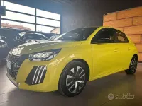 Usata Peugeot 208 Active 75 CV (55 kW) 2024 Verde Utilitaria
