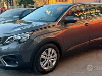 Usata Peugeot 5008 Allure 131 CV (96 kW) 2019 Grigio SUV