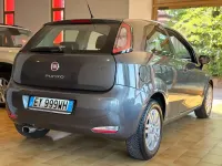 Usata Fiat Punto Young 75 CV (55 kW) 2015 Grigio Utilitaria