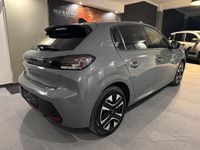 Usata Peugeot 208 Allure 101 CV (74 kW) 2025 Grigio Utilitaria