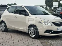 Usata Lancia Ypsilon Gold 69 CV (50 kW) 2017 Bianco Utilitaria