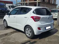 Usata Hyundai i10 67 CV (49 kW) 2015 Bianco Utilitaria