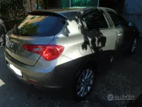 Usata Alfa Romeo Giulietta Exclusive 169 CV (124 kW) 2011 Grigio Utilitaria