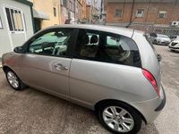 Usata Lancia Ypsilon 70 CV (51 kW) 2004 Grigio Utilitaria
