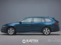 Usata Skoda Octavia Executive 150 CV (110 kW) 2023 Blu Station wagon