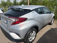 Usata Toyota C-HR 98 CV (72 kW) 2018 Argento SUV