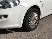 Gebraucht Fiat Punto 75 PS (55 kW) 2013 Weiß Kleinwagen