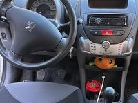 Usata Peugeot 107 73 CV (53 kW) 2011 Bianco Utilitaria