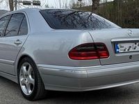 Usata Mercedes E320 Avantgarde 197 CV (144 kW) 2000 Grigio Berlina