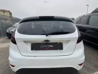 Usata Ford Fiesta Titanium 68 CV (50 kW) 2011 Bianco Berlina
