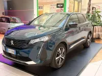 Usata Peugeot 3008 Allure 131 CV (96 kW) 2023 Blu lavagna SUV