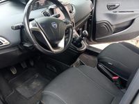 Usata Lancia Ypsilon Gold 69 CV (50 kW) 2023 Grigio Utilitaria