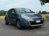 Usata Renault Clio II 75 CV (55 kW) 2011 Bluazzurro Berlina