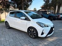 Usata Toyota Yaris Hybrid Style 73 CV (53 kW) 2019 Bianco Berlina