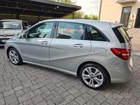 Usata Mercedes B180 Premium 109 CV (80 kW) 2018 Grigio Utilitaria