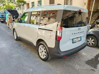 Usata Ford Tourneo Courier Titanium 125 CV (91 kW) 2024 Grigio Monovolume
