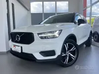 Usata Volvo XC40 R-Design 150 CV (110 kW) 2020 Bianco SUV