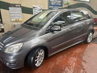 Usata Mercedes B200 136 CV (100 kW) 2009 Argento Monovolume