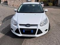 Usata Ford Focus Individual 116 CV (85 kW) 2013 Bianco Berlina