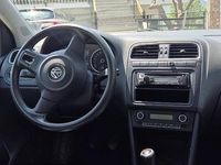 Usado VW Polo 82 CV (60 kW) 2011 Gris Utilitario