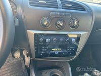 Usata Seat Leon Style 102 CV (75 kW) 2010 Nero Utilitaria