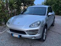 Usata Porsche Cayenne 239 CV (175 kW) 2011 Grigio SUV