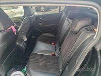 Usata Peugeot 308 116 CV (85 kW) 2015 Nero Utilitaria