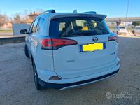 Usata Toyota RAV4 Style 143 CV (105 kW) 2017 Bianco SUV