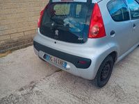 Usata Peugeot 107 68 CV (50 kW) 2007 Grigio Utilitaria