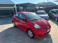 Usata Toyota Aygo Sol 68 CV (50 kW) 2009 Rosso Utilitaria
