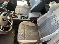 Usata VW Golf VII R-line 150 CV (110 kW) 2021 Bianco Utilitaria