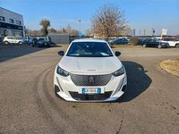 Usata Peugeot e-2008 Allure 100 kW (136 CV) 2023 Bianco SUV