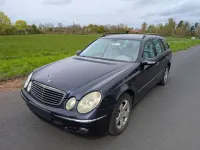 Usata Mercedes E320 Classic 204 CV (150 kW) 2005 Blu/azzurro Berlina