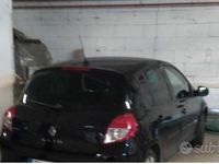 Käytetty Renault Clio 75 HP (55 kW) 2012 Musta Viistoperä