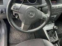 Usata Opel Astra Enjoy 105 CV (77 kW) 2006 Grigio Station wagon