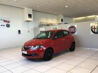 Usata Lancia Ypsilon Silver 70 CV (51 kW) 2022 Rosso Utilitaria