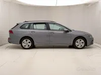 Usata VW Golf VIII Life 116 CV (85 kW) 2024 Grigio Station wagon
