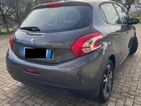 Usata Peugeot 208 68 CV (50 kW) 2015 Grigio Utilitaria