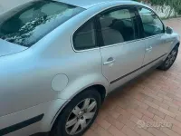 Usata VW Passat 130 CV (95 kW) 2001 Grigio Berlina