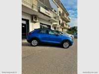 Usata VW T-Roc Life 116 CV (85 kW) 2023 Ravenna blue metallizzato SUV