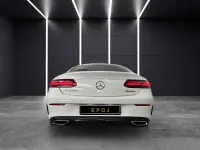 Usata Mercedes E220 Premium 194 CV (142 kW) 2017 Bianco Coupé