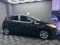 Usata Ford Fiesta 75 CV (55 kW) 2014 Nero Utilitaria