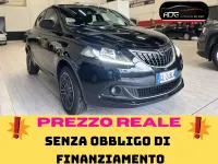 Usata Lancia Ypsilon Gold 69 CV (50 kW) 2022 Nero cinema Utilitaria