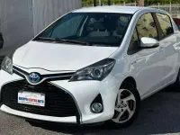 Usata Toyota Yaris Hybrid 75 CV (55 kW) 2016 Bianco Berlina