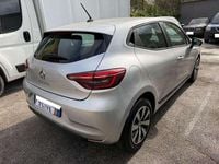 Usado Renault Clio V 101 HP (74 kW) 2023 Cinzento Sedan