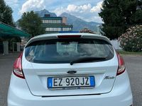 Gebraucht Ford Fiesta 95 PS (69 kW) 2015 Weiß Kleinwagen