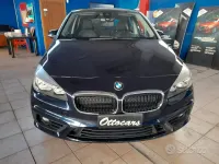 Usata BMW 218 Luxury Line 150 CV (110 kW) 2016 Blu Station wagon