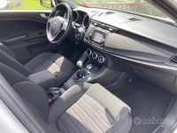 Usata Alfa Romeo Giulietta Distinctive 150 CV (110 kW) 2017 Bianco Utilitaria