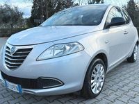 Usata Lancia Ypsilon 69 CV (50 kW) 2015 Grigio Utilitaria