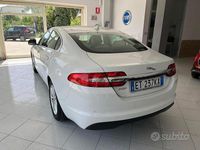 Usata Jaguar XF Luxury 200 CV (147 kW) 2014 Bianco Berlina